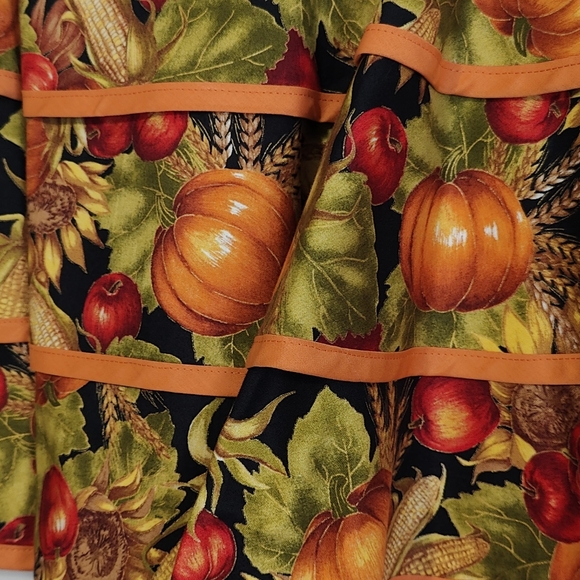 Hand Stitched Half Apron - Vintage by Candy's Aprons - Picture 2 of 4